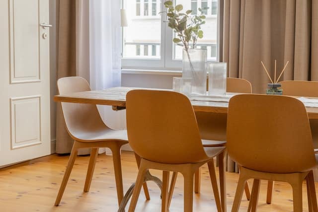 Stoelpoten verhogen: zo doe je dat eenvoudig